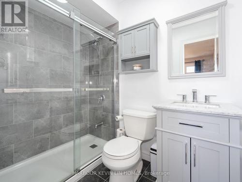 40 Mandel Crescent, Richmond Hill, ON - Indoor Photo Showing Bathroom