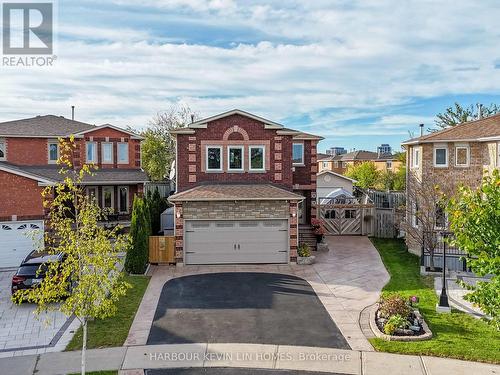 40 Mandel Crescent, Richmond Hill, ON - Outdoor With Facade