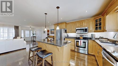 26 Victory Drive, East Gwillimbury, ON - Indoor Photo Showing Kitchen With Double Sink With Upgraded Kitchen