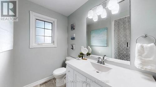 26 Victory Drive, East Gwillimbury, ON - Indoor Photo Showing Bathroom