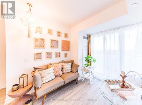 3106 - 195 Redpath Avenue, Toronto, ON - Indoor Photo Showing Living Room