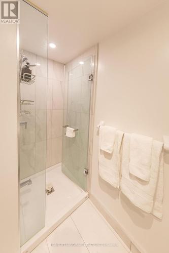 3106 - 195 Redpath Avenue, Toronto, ON - Indoor Photo Showing Bathroom