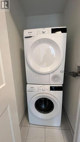 2409 - 8 Widmer Street, Toronto, ON - Indoor Photo Showing Laundry Room