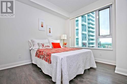 2002 - 68 Canterbury Place, Toronto, ON - Indoor Photo Showing Bedroom