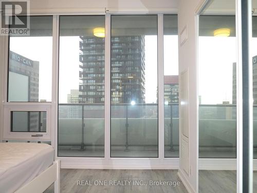 3002 - 2221 Yonge Street, Toronto, ON - Indoor Photo Showing Other Room