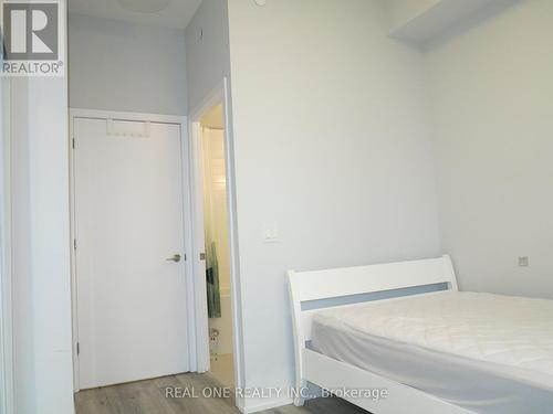 3002 - 2221 Yonge Street, Toronto, ON - Indoor Photo Showing Bedroom