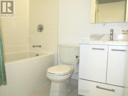 3002 - 2221 Yonge Street, Toronto, ON - Indoor Photo Showing Bathroom