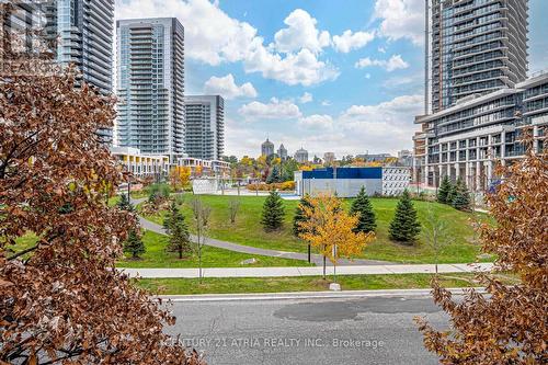 Th03 - 129 Mcmahon Drive, Toronto, ON - Outdoor With Facade