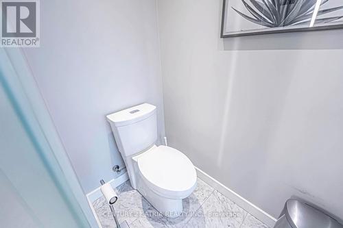 Th03 - 129 Mcmahon Drive, Toronto, ON - Indoor Photo Showing Bathroom