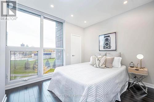 Th03 - 129 Mcmahon Drive, Toronto, ON - Indoor Photo Showing Bedroom