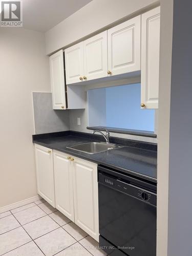 2106 - 3 Pemberton Avenue, Toronto, ON - Indoor Photo Showing Kitchen