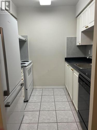 2106 - 3 Pemberton Avenue, Toronto, ON - Indoor Photo Showing Kitchen