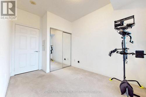 1602 - 35 Balmuto Street, Toronto, ON - Indoor Photo Showing Gym Room