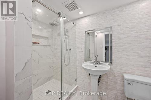 104 Natal Avenue, Toronto, ON - Indoor Photo Showing Bathroom