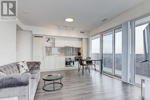 3307 - 138 Downes Street, Toronto, ON - Indoor Photo Showing Living Room