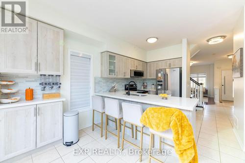 111 Knowles Drive, Toronto, ON - Indoor Photo Showing Kitchen