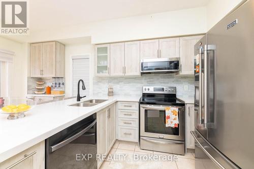 111 Knowles Drive, Toronto, ON - Indoor Photo Showing Kitchen With Double Sink With Upgraded Kitchen