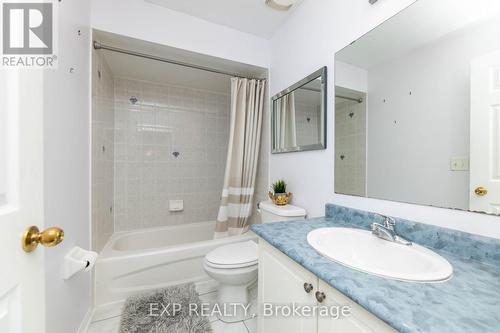 111 Knowles Drive, Toronto, ON - Indoor Photo Showing Bathroom