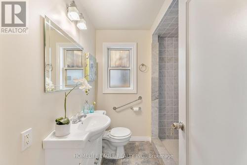 73 Fishleigh Drive, Toronto, ON - Indoor Photo Showing Bathroom