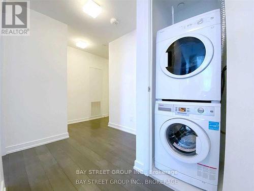 1907 - 28 Wellesley Street E, Toronto, ON - Indoor Photo Showing Laundry Room