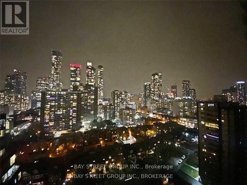 1907 - 28 Wellesley Street E, Toronto, ON - Outdoor With View