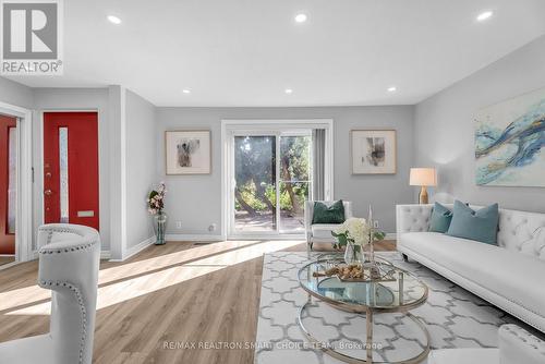 82 - 6 Esterbrooke Avenue, Toronto, ON - Indoor Photo Showing Living Room