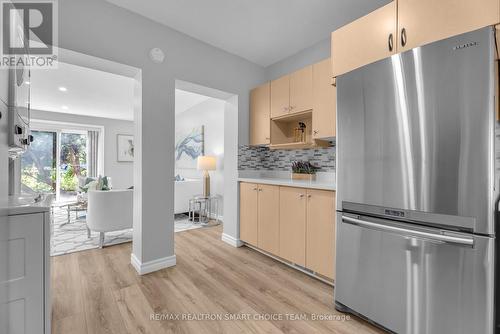 82 - 6 Esterbrooke Avenue, Toronto, ON - Indoor Photo Showing Kitchen