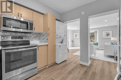 82 - 6 Esterbrooke Avenue, Toronto, ON - Indoor Photo Showing Kitchen