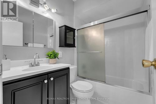 82 - 6 Esterbrooke Avenue, Toronto, ON - Indoor Photo Showing Bathroom