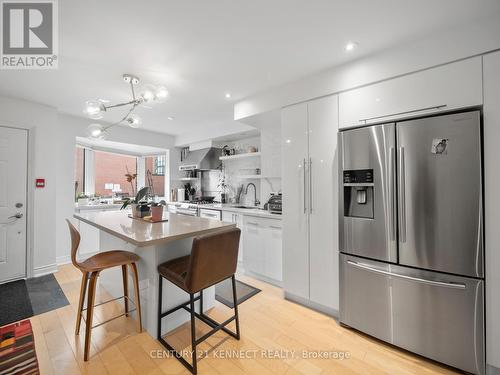 13A - 570 Wellington Street W, Toronto, ON - Indoor Photo Showing Kitchen