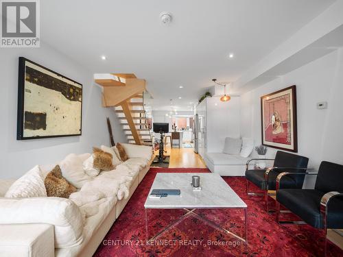 13A - 570 Wellington Street W, Toronto, ON - Indoor Photo Showing Living Room