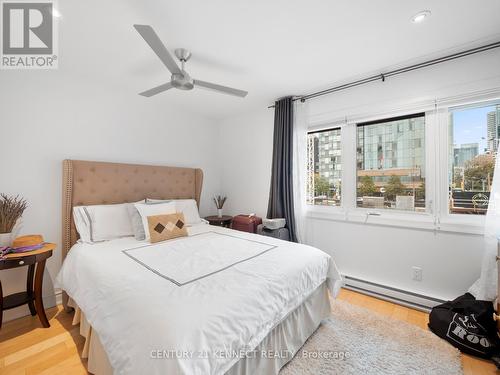 13A - 570 Wellington Street W, Toronto, ON - Indoor Photo Showing Bedroom