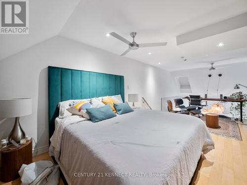 13A - 570 Wellington Street W, Toronto, ON - Indoor Photo Showing Bedroom