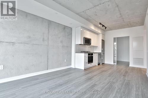 202 - 195 Mccaul Street, Toronto, ON - Indoor Photo Showing Kitchen