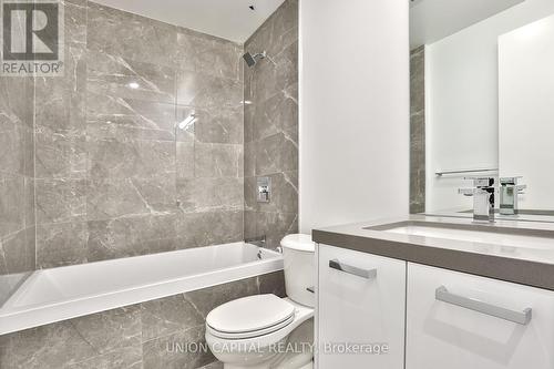 202 - 195 Mccaul Street, Toronto, ON - Indoor Photo Showing Bathroom