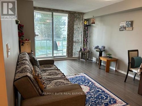 209 - 28 Pemberton Avenue, Toronto, ON - Indoor Photo Showing Living Room