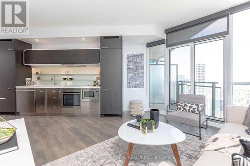 4609 - 45 Charles Street E, Toronto, ON - Indoor Photo Showing Living Room