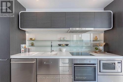 4609 - 45 Charles Street E, Toronto, ON - Indoor Photo Showing Kitchen