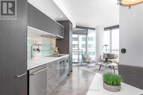 4609 - 45 Charles Street E, Toronto, ON - Indoor Photo Showing Kitchen