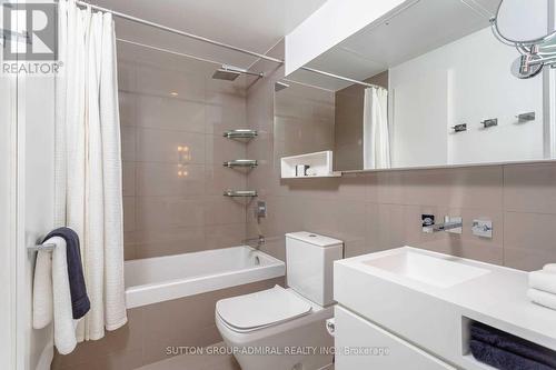 4609 - 45 Charles Street E, Toronto, ON - Indoor Photo Showing Bathroom