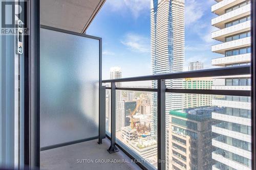 4609 - 45 Charles Street E, Toronto, ON - Outdoor