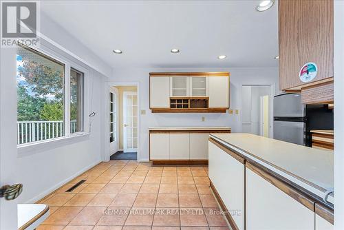 24 Burleigh Heights Drive, Toronto, ON - Indoor Photo Showing Kitchen