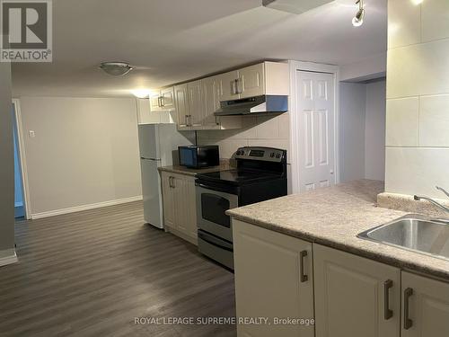 Bsmnt - 46 Jesmond Avenue, Toronto, ON - Indoor Photo Showing Kitchen