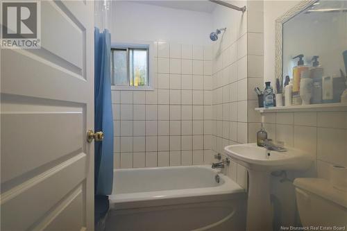 44 North Street, Moncton, NB - Indoor Photo Showing Bathroom