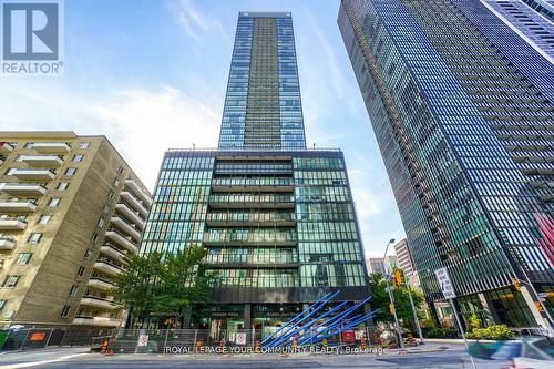 306 - 101 Charles Street E, Toronto, ON - Outdoor With Facade