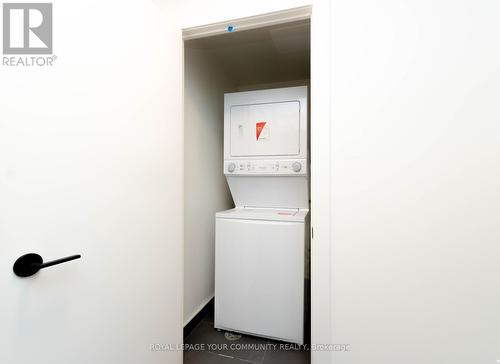 3705 - 15 Mercer Street, Toronto, ON - Indoor Photo Showing Laundry Room