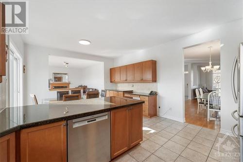 143 Baroness Drive, Ottawa, ON - Indoor Photo Showing Kitchen