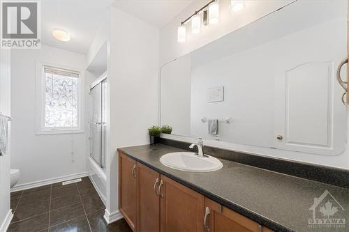 143 Baroness Drive, Ottawa, ON - Indoor Photo Showing Bathroom