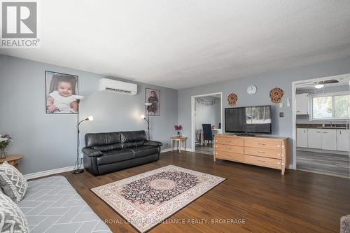 840 Milford Drive, Kingston (North Of Taylor-Kidd Blvd), ON - Indoor Photo Showing Living Room