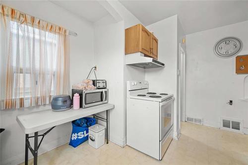 757 Inkster Boulevard, Winnipeg, MB - Indoor Photo Showing Laundry Room